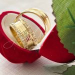 Par de Alianças de Moedas Antigas Reta 10MM Modelo Bulgari com Pedras Zirconia Cravejada