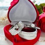 Par Aliança Aço Inoxidável Prata Reta Coração Jateada