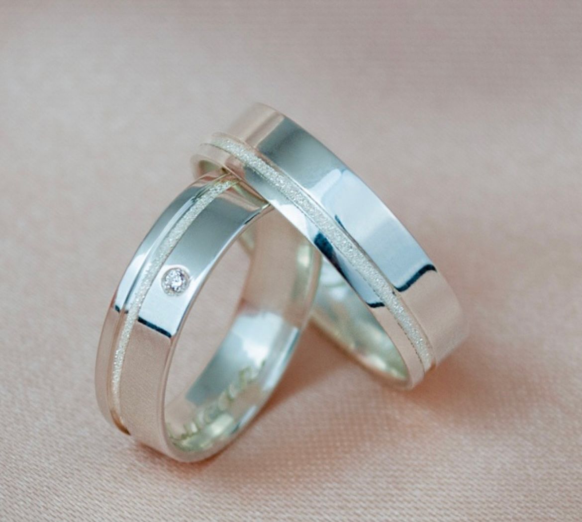 mod-4-2-1.jpg Par Aliança Prata 950 Reta 6MM Friso no Canto Jateado e Pedra - Imagem 1