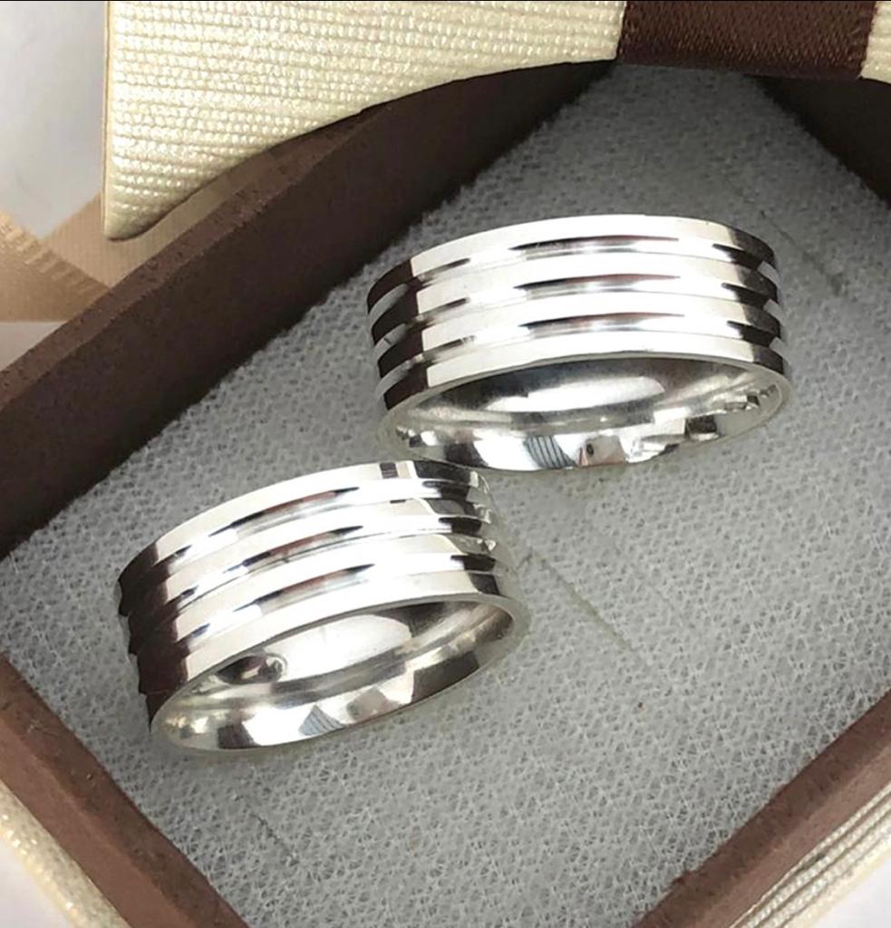 mod-4-2.jpg Par Aliança Prata 950 Reta 8MM Três Frisos - Imagem 1