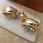 Par Alianças de Moedas Antiga Abaulada 8MM Friso Jateado