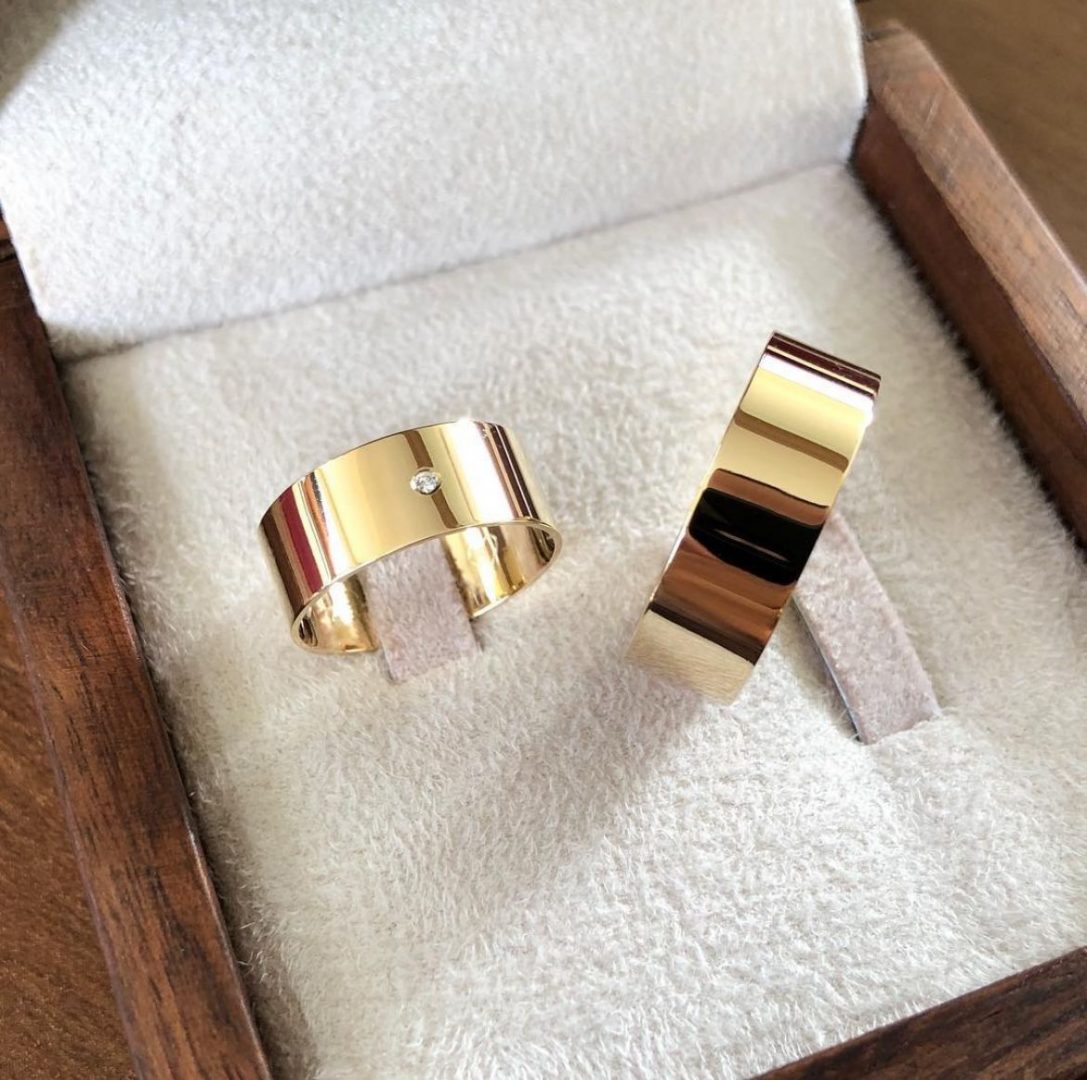 mod-8mm-pedra-reta.jpg Par Alianças de Moedas Antiga Reta 8MM e Pedra - Imagem 1