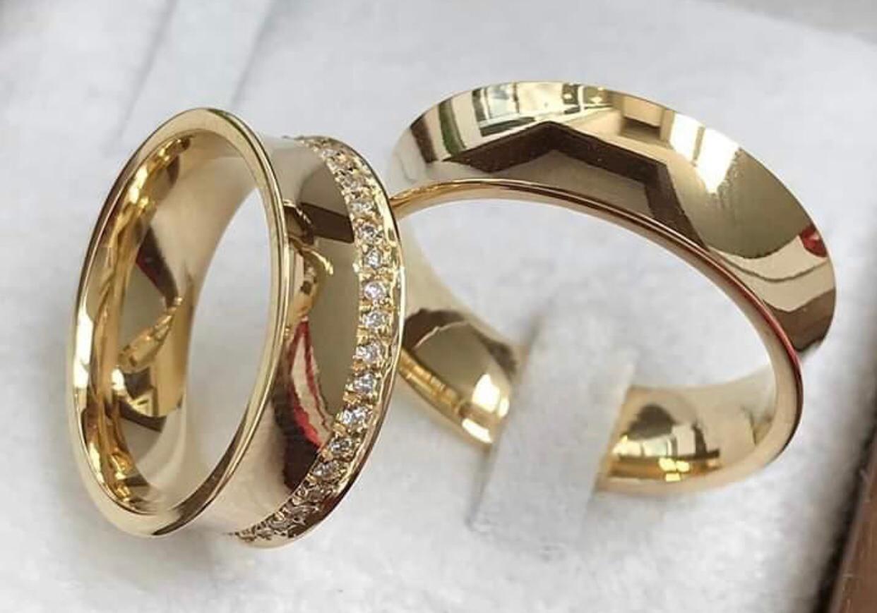 mod-concava-site.jpg Par Alianças de Moedas Antiga Concava Pedras Cravejadas - Imagem 1