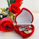 Par Alianças de Aço Inoxidável Prata 6MM Filete Dourado + Pedra