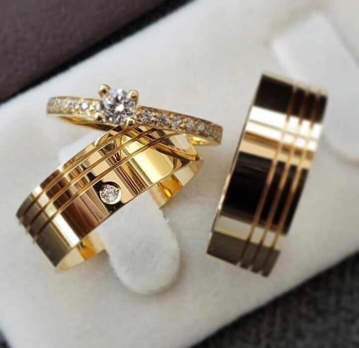 site-reta-3f.jpg Par Alianças de Moedas Antiga Reta 7MM 3 frisos no Canto e Pedra - Imagem 1